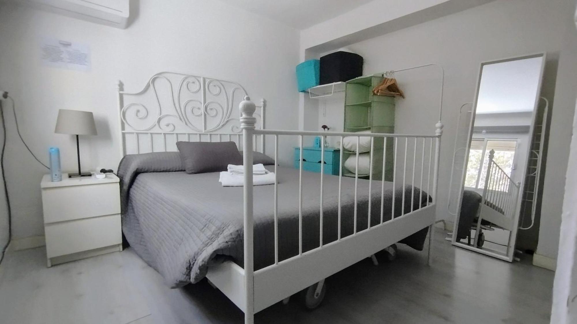 Apartamento 1 Dormitorio Y Salon Con Sofa Cama Bien Comunicado Con El Centro Seville Exterior photo